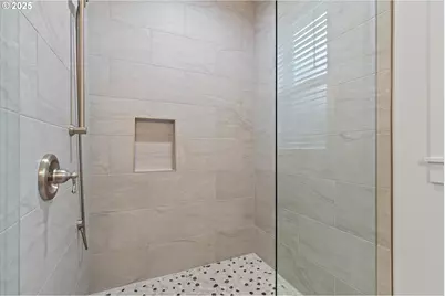 813 SW 9th St, Lincoln City, OR 97367 - Photo 45