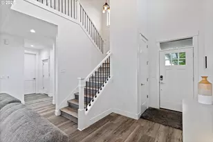 813 SW 9th St, Lincoln City, OR 97367 - Photo 3