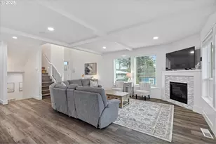 813 SW 9th St, Lincoln City, OR 97367 - Photo 5