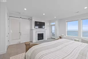 813 SW 9th St, Lincoln City, OR 97367 - Photo 29