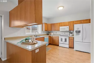 738 E Catherine Ave, Hermiston, OR 97838 - Photo 13