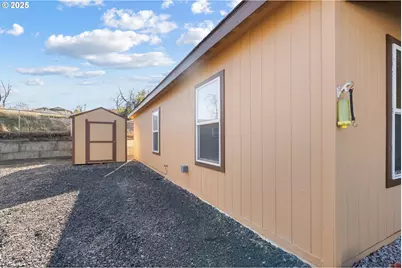 738 E Catherine Ave, Hermiston, OR 97838 - Photo 29