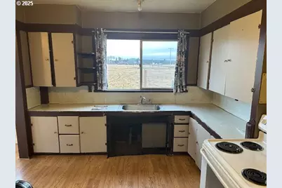 247 Troh Lane, Glenwood, WA 98619 - Photo 9