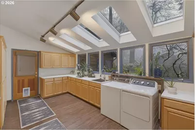 1330 NE Linnwood Dr, Albany, OR 97322 - Photo 17