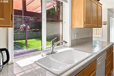 16422 NE Fremont St, Portland, OR 97230 - Photo 15