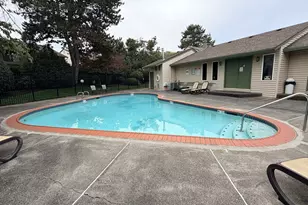 547 N Hayden Bay Dr, Portland, OR 97217 - Photo 15