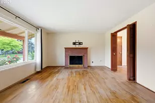 17913 SE Mill Ct, Portland, OR 97233 - Photo 3