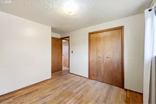 17913 SE Mill Ct, Portland, OR 97233 - Photo 9