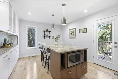 9824 SW Quail Post Rd, Portland, OR 97219 - Photo 19