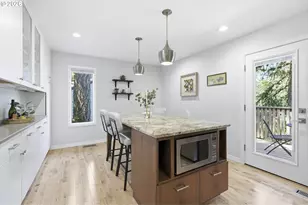 9824 SW Quail Post Rd, Portland, OR 97219 - Photo 19