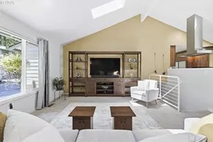9824 SW Quail Post Rd, Portland, OR 97219 - Photo 9