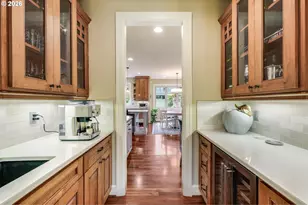 19317 Lorna Ln, Lake Oswego, OR 97035 - Photo 9