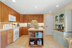21880 S Somerset Dr, Oregon City, OR 97045 - Photo 9