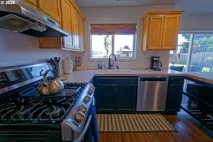 763 SE Boysen Ln, Dundee, OR 97115 - Photo 13