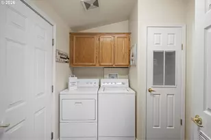 3220 Crescent Ave, Eugene, OR 97408 - Photo 31