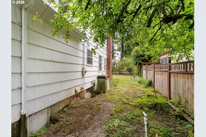 10059 NE Beech St, Portland, OR 97220 - Photo 43