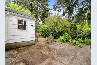 10059 NE Beech St, Portland, OR 97220 - Photo 37