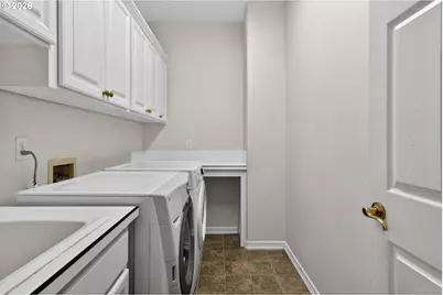 3684 NW Loriann Dr, Portland, OR 97229 - Photo 21