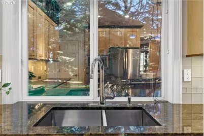 3684 NW Loriann Dr, Portland, OR 97229 - Photo 11