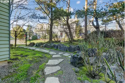3684 NW Loriann Dr, Portland, OR 97229 - Photo 43