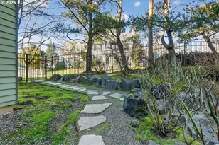 3684 NW Loriann Dr, Portland, OR 97229 - Photo 43