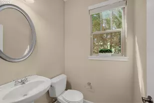 102 NE 64th Terrace, Hillsboro, OR 97124 - Photo 13