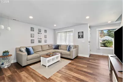 204 Saint Helens Way, Winlock, WA 98596 - Photo 3