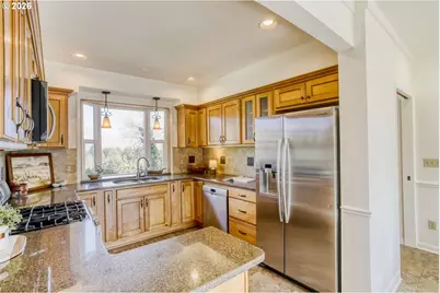 12525 SE Ridgecrest Rd, Happy Valley, OR 97086 - Photo 9