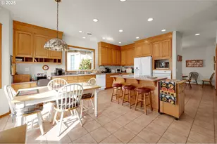 3328 Lakemont Dr, Eugene, OR 97408 - Photo 25