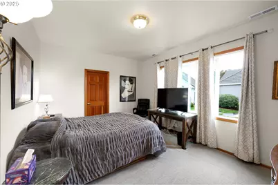 3328 Lakemont Dr, Eugene, OR 97408 - Photo 37