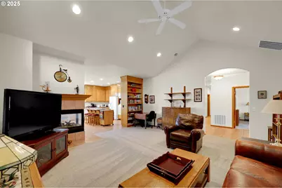 3328 Lakemont Dr, Eugene, OR 97408 - Photo 29