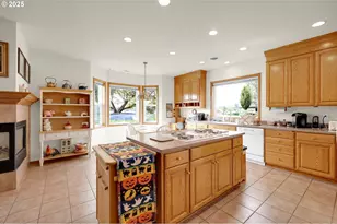 3328 Lakemont Dr, Eugene, OR 97408 - Photo 17