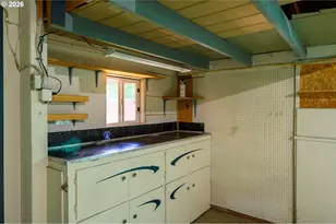 1282 E 3rd St, Lafayette, OR 97127 - Photo 43