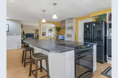 21194 SW Pamela Ct, Beaverton, OR 97003 - Photo 17