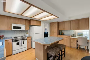 15139 NE Summerplace Dr, Portland, OR 97230 - Photo 19