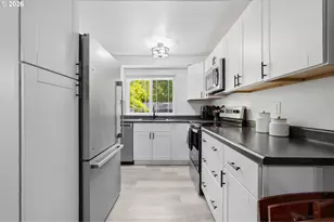 29750 SW Courtside Dr, Wilsonville, OR 97070 - Photo 7
