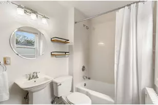 255 NE 61st Ave, Portland, OR 97213 - Photo 17