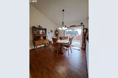 1254 Ostrander Ln, Cottage Grove, OR 97424 - Photo 3