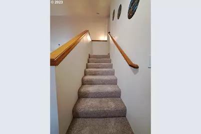 1254 Ostrander Ln, Cottage Grove, OR 97424 - Photo 9