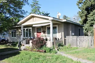 644 6th St, Athena, OR 97813 - Photo 1