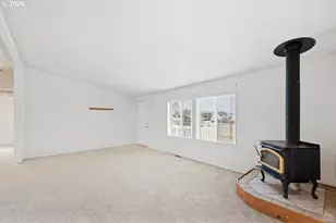 1055 W Oregon Ave, Creswell, OR 97426 - Photo 17