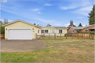 1055 W Oregon Ave, Creswell, OR 97426 - Photo 1