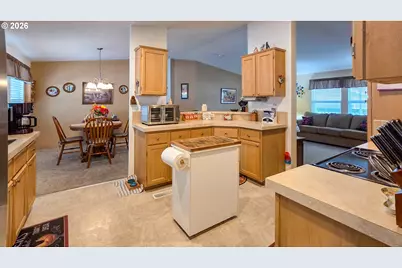 1000 E Central Ave #51, Sutherlin, OR 97479 - Photo 9