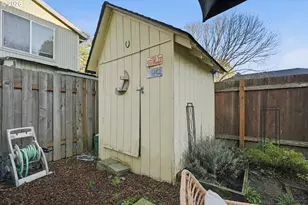 16641 SE Naegeli Dr, Portland, OR 97236 - Photo 29