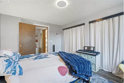 16641 SE Naegeli Dr, Portland, OR 97236 - Photo 23