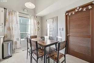 16641 SE Naegeli Dr, Portland, OR 97236 - Photo 11