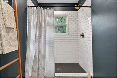 1915 NE Junior St, Portland, OR 97211 - Photo 25