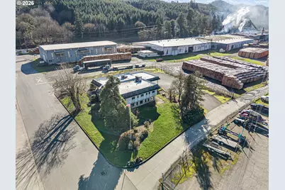 649 Fir St, Drain, OR 97435 - Photo 13