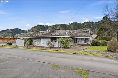 649 Fir St, Drain, OR 97435 - Photo 9