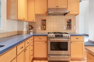 1669 Fairmount Blvd, Eugene, OR 97403 - Photo 11